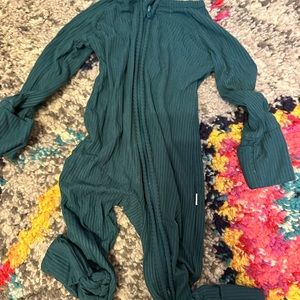 Ribbed green little sleepies